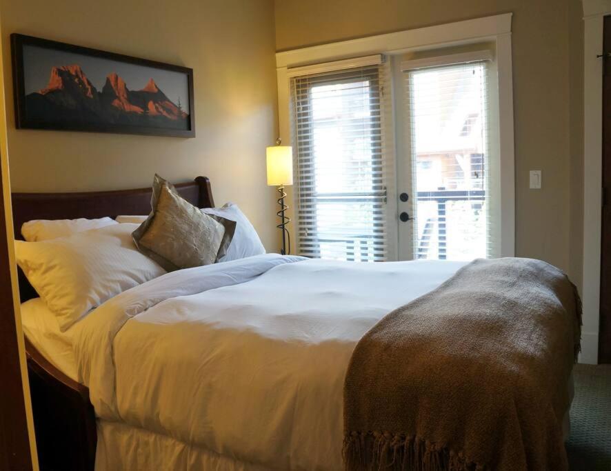 Gracie'S Place Canmore Esterno foto
